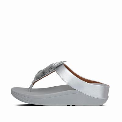 Sandales Fitflop FINO Leaf Metallic Leather Toe-Thongs Femme Argent | HVO-369584